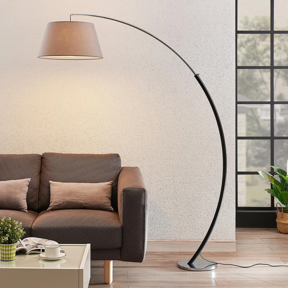 Lampadaire arqué Evelyna avec abat-jour en tissu avec câble textile