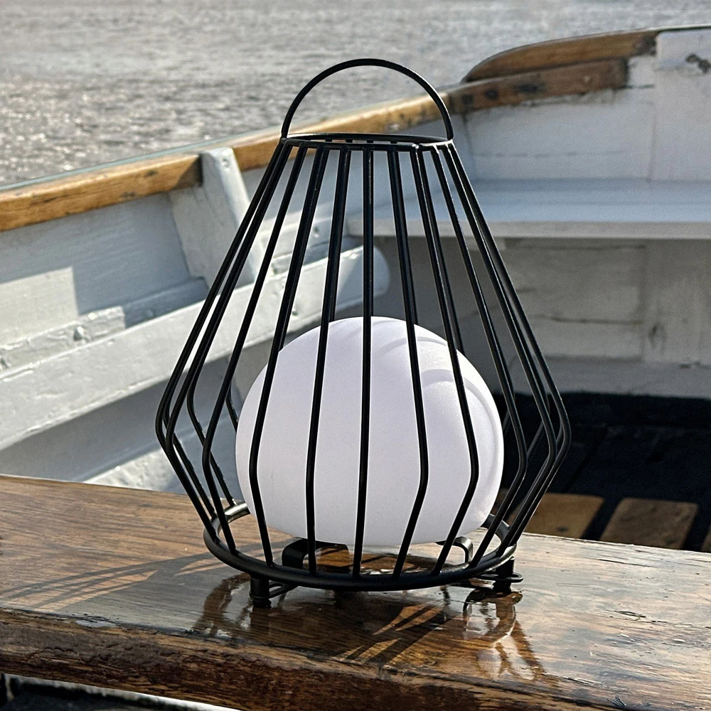 Dyberg Larsen Lampe à poser LED sur batterie Evesham, hauteur 23 cm