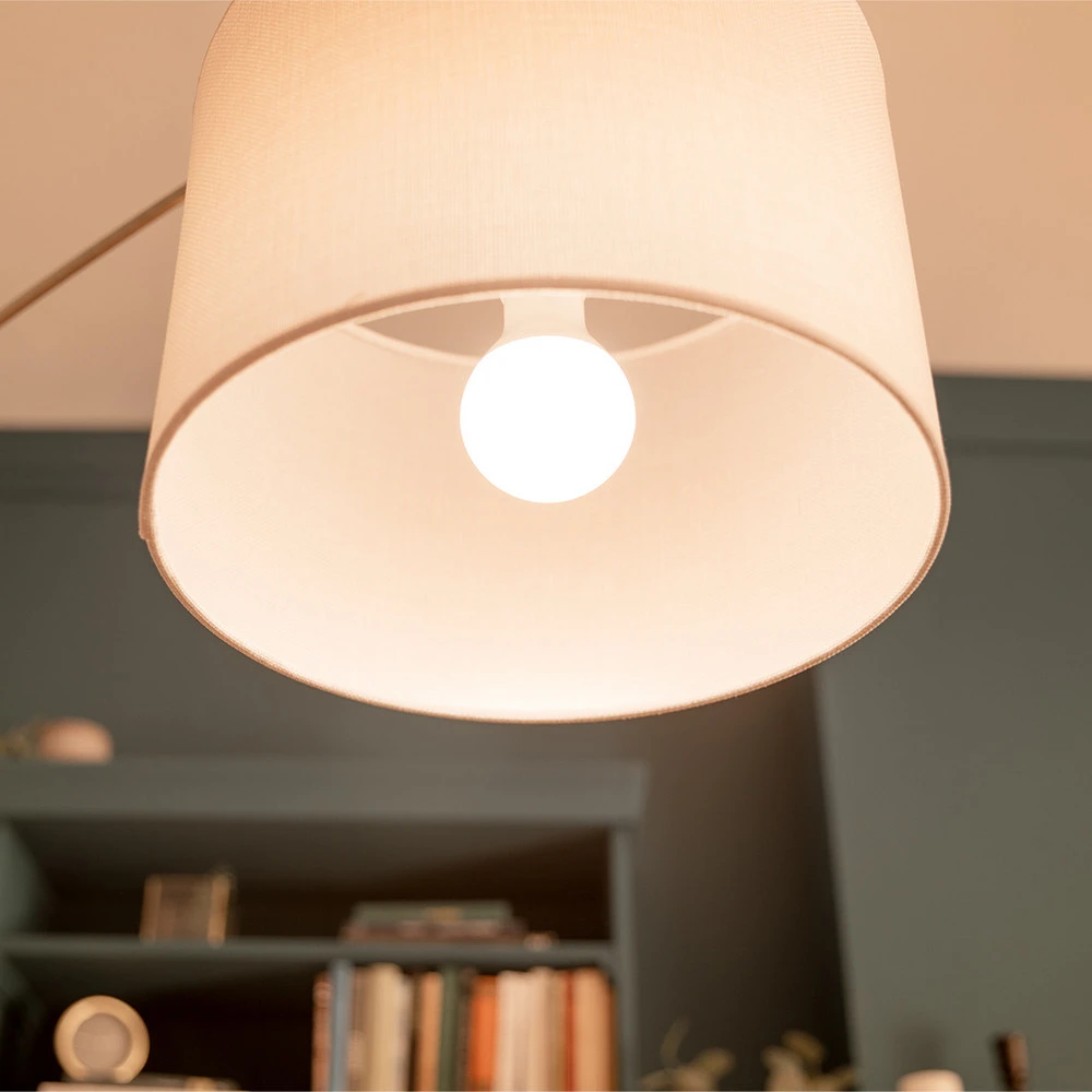 Économie d'Énergie Philips ampoule LED E27 8W 806lm 2 700K mate x2
