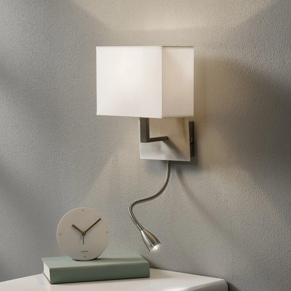 Applique 6519 avec liseuse LED, argentée satinée avec bras réglable