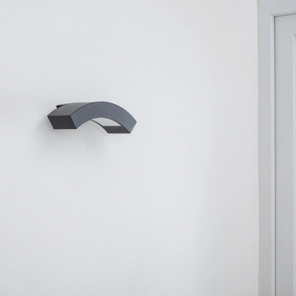 Applique d'extérieur LED Lennik courbée avec interrupteur intégré