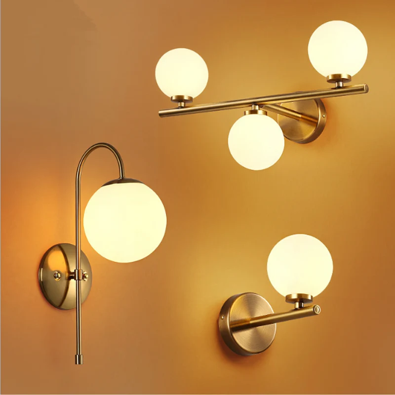 Applique encastrable Applique murale sphérique contemporaine en verre blanc, luminaire de chevet en or