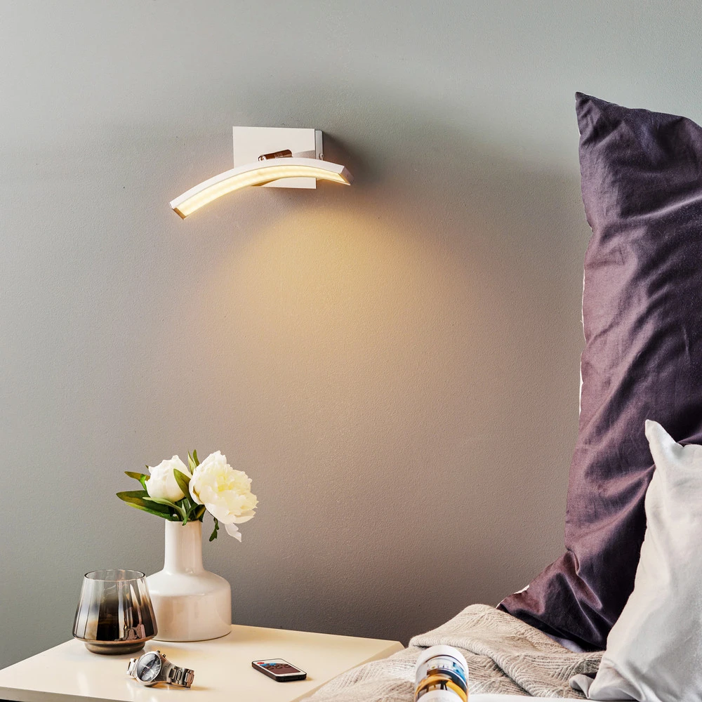 Applique LED arquée Largo, finition en aluminium en verre opalin