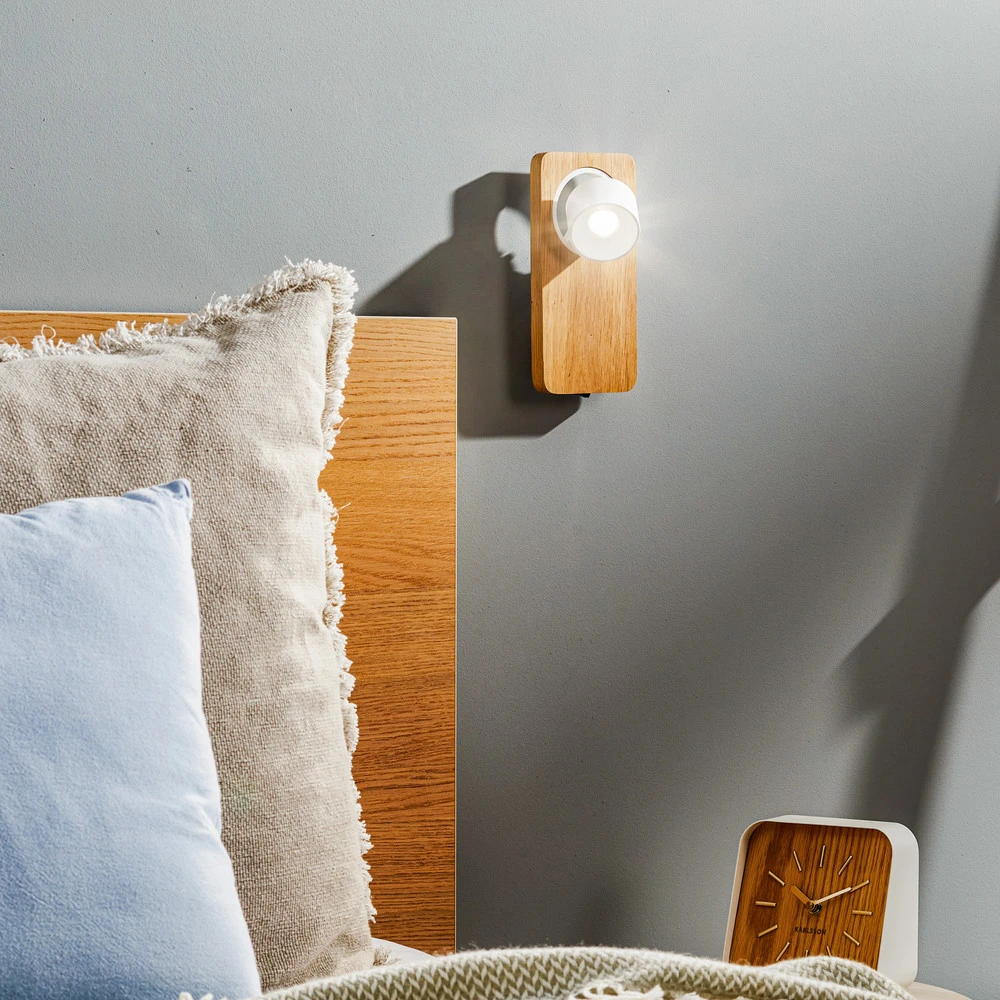 Applique LED Beebo W, chêne avec interrupteur intégré