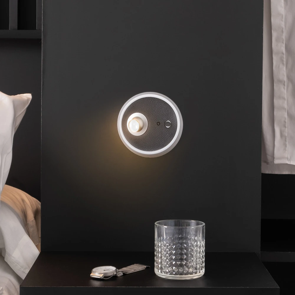 Applique LED Zoom, spot, port USB, cuivre noir en verre opalin