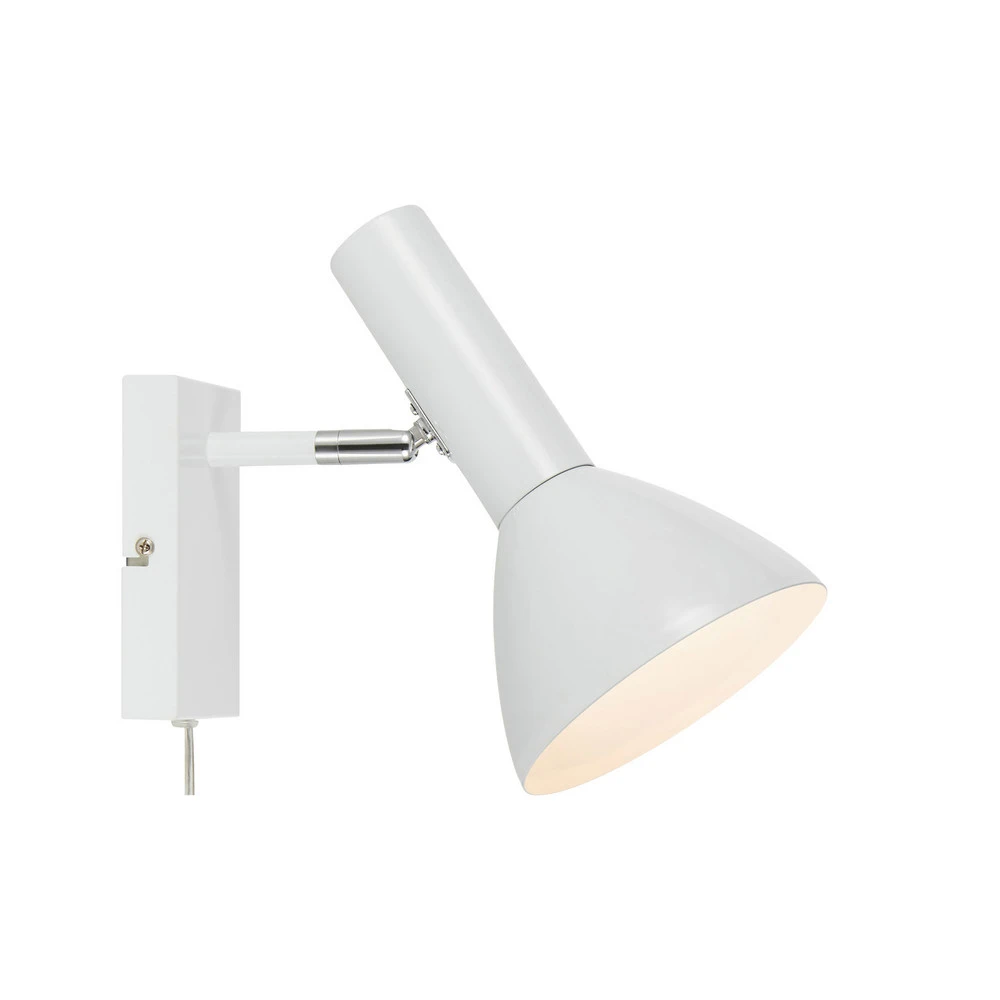 Applique Metro, blanche, avec câble et prise pour salle de bain IP44