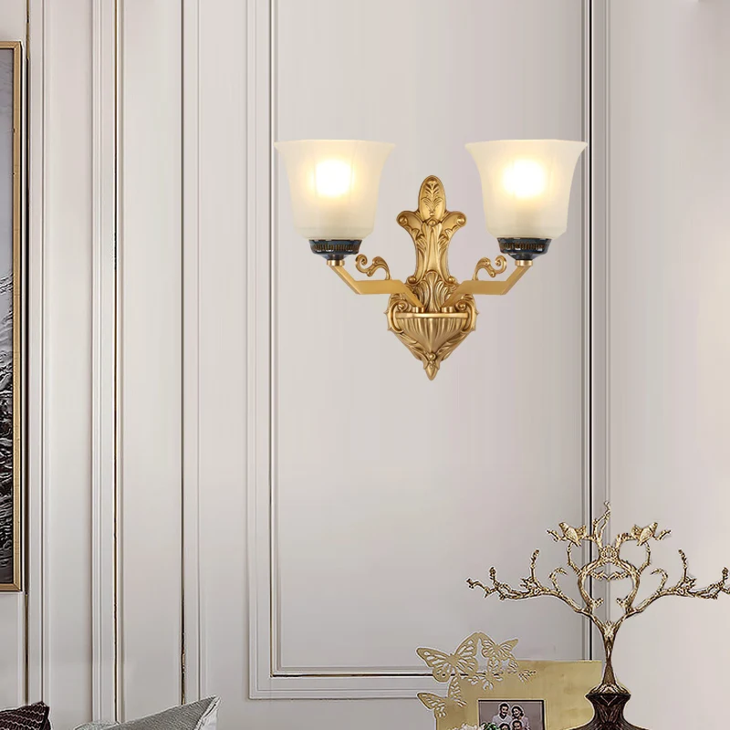 Applique murale à 1/2 lumières avec abat-jour évasé en verre opale, luminaire de chevet élégant et nostalgique en laiton a...