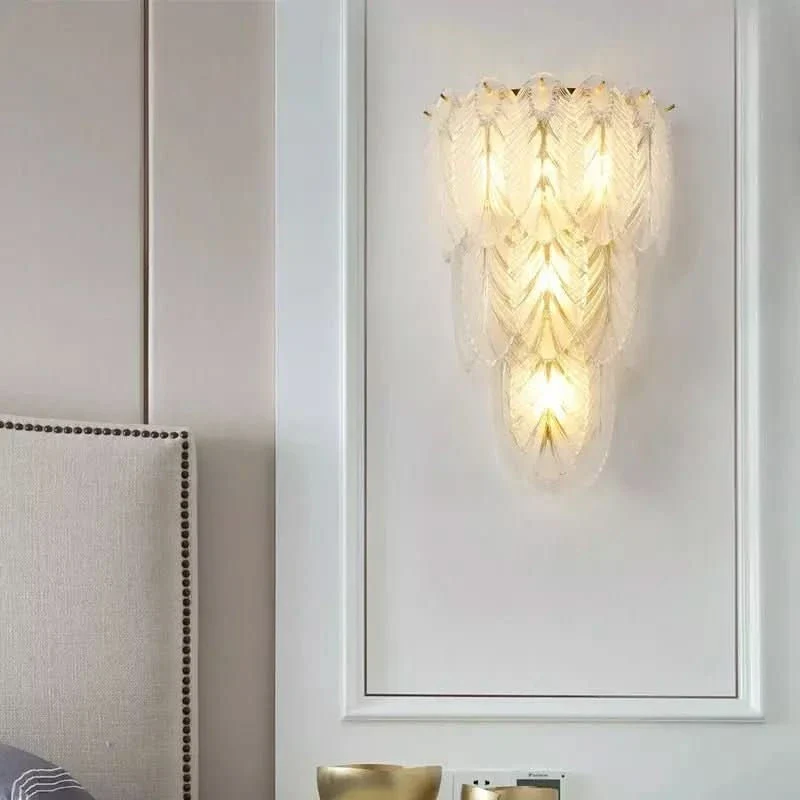 Applique Murale Plume Cristal | Éclat d'Aurore Dimensions : 15 x 30 cm