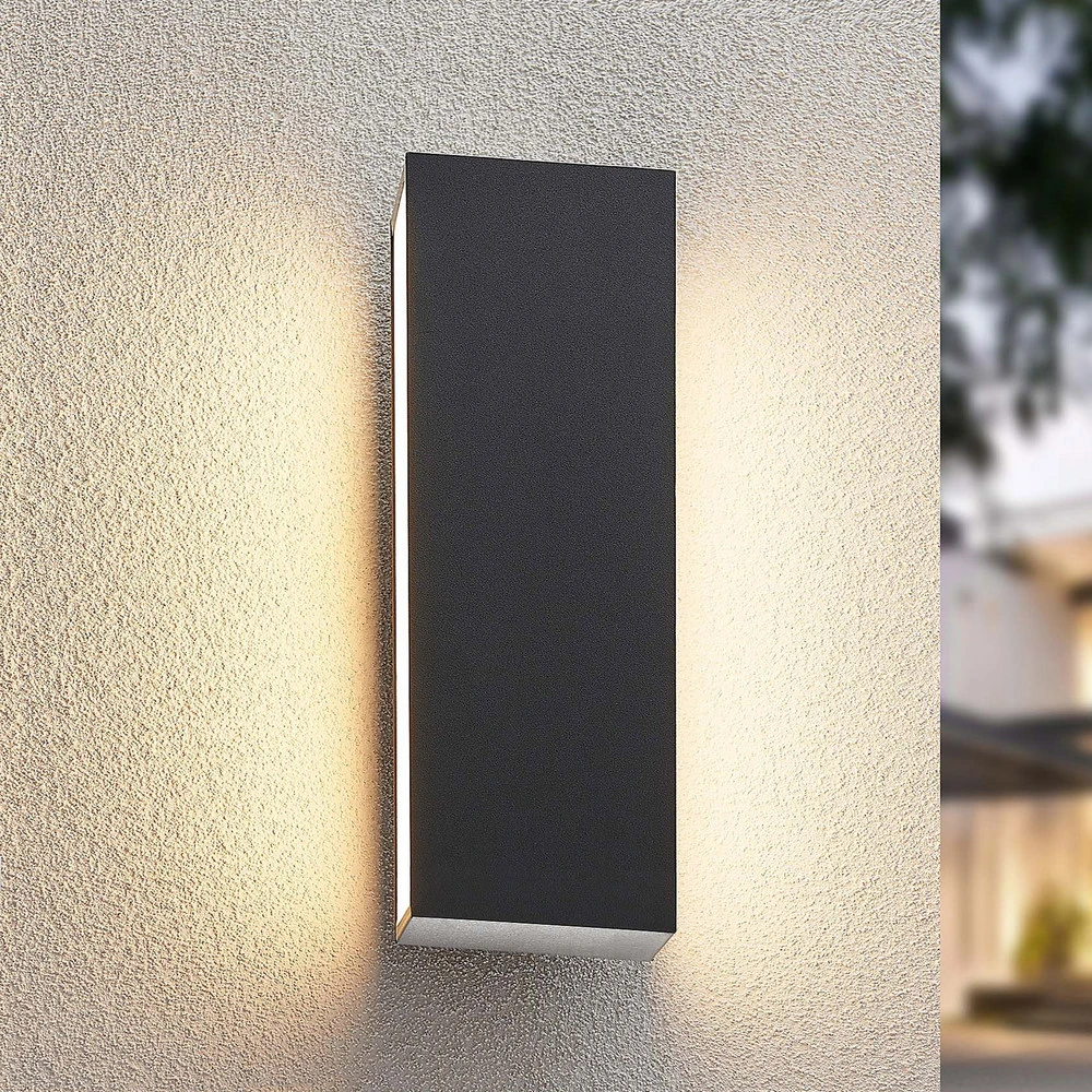 Applique pour couloir Lucande Aegisa applique d'extérieur LED, angulaire