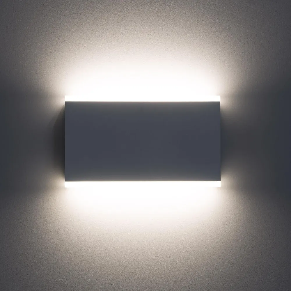 Applique de salle de bain Applique murale blanche à LED pour extérieur, 10W, éclairage rectangulaire bilatéral.