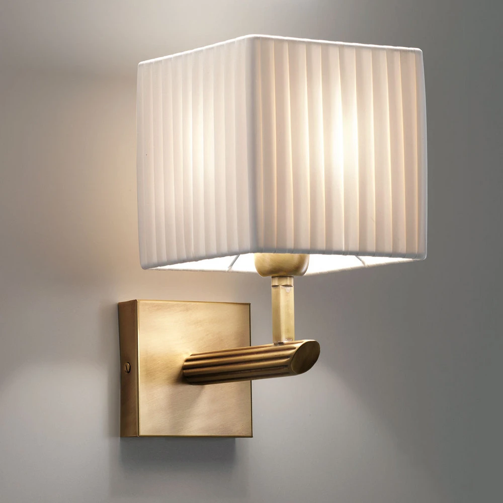 Design Contemporain Applique Imperial - un rayon lumineux chaleureux