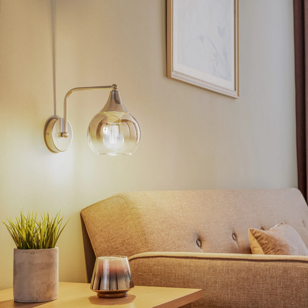 Design Contemporain Applique Monte en verre, à 1 lampe, argentée