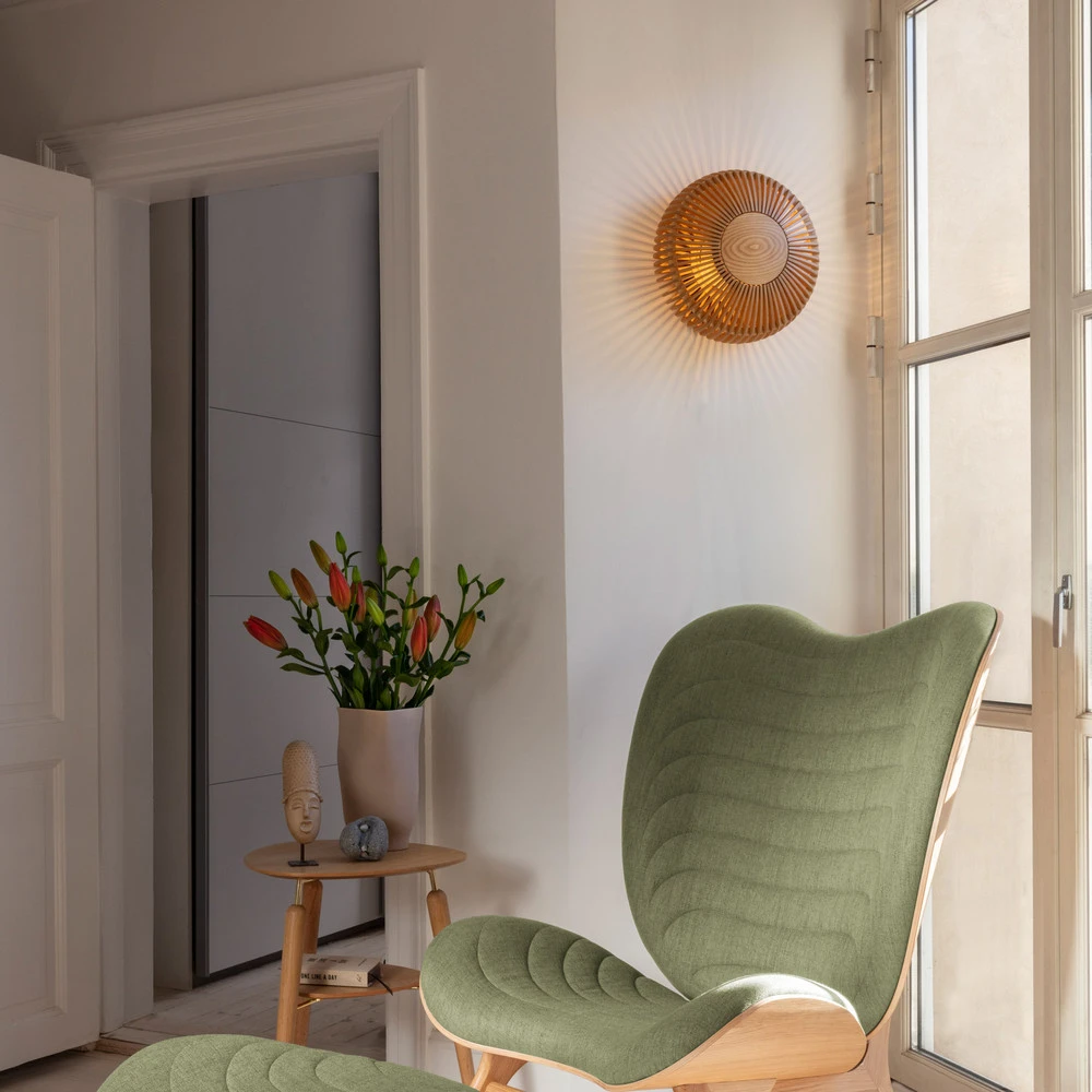 Design Contemporain UMAGE Clava up applique Ø 49 cm bois évident