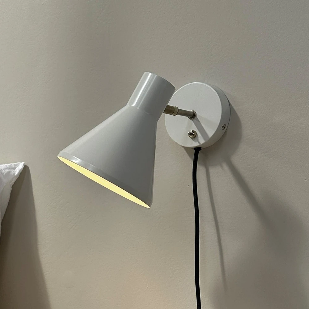 Dyberg Larsen applique murale Sleep, blanc mastic, Ø 15 cm, acier Dimensions : 15 x 30 cm