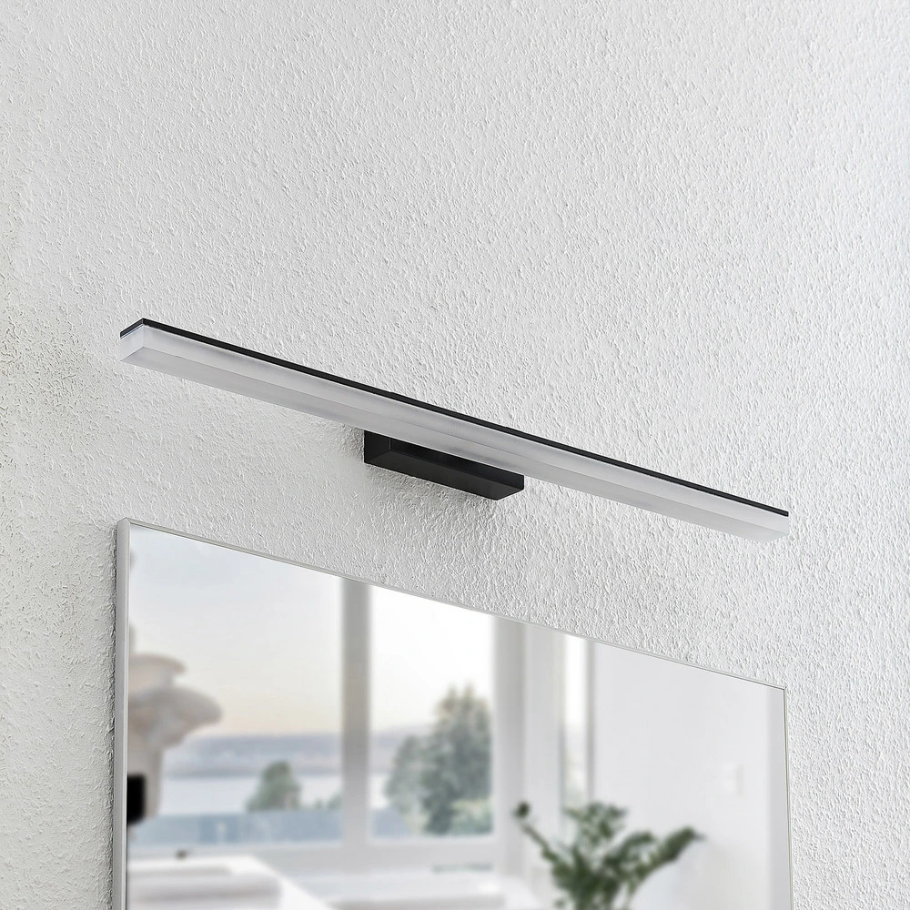 Lucande Lisana applique LED, IP44, 75 cm avec fixation invisible