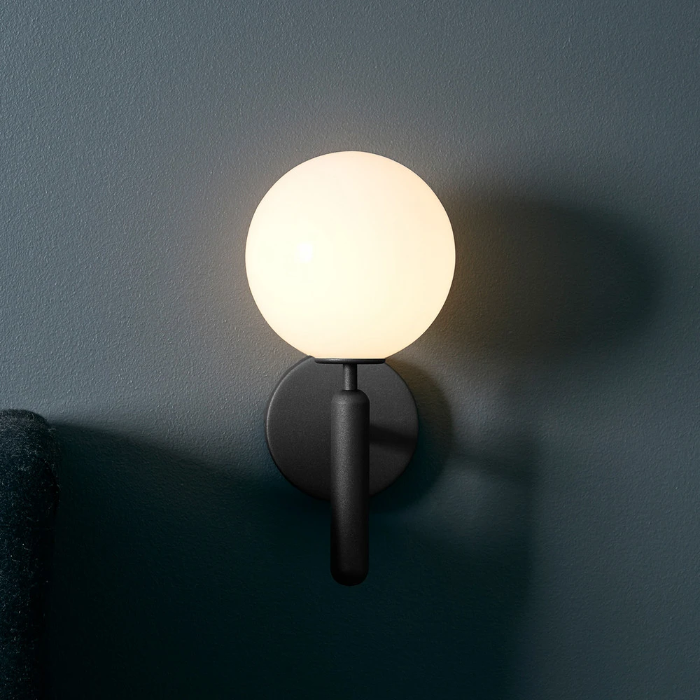 Nuura Miira Wall applique grise et blanche Style moderne