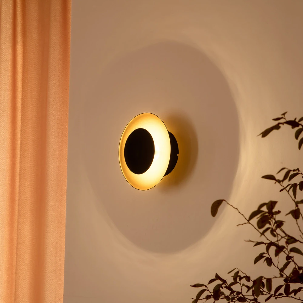 Étanche IP44 Applique murale LED Lindby Tiama, métal, noir/or, Ø 20 cm