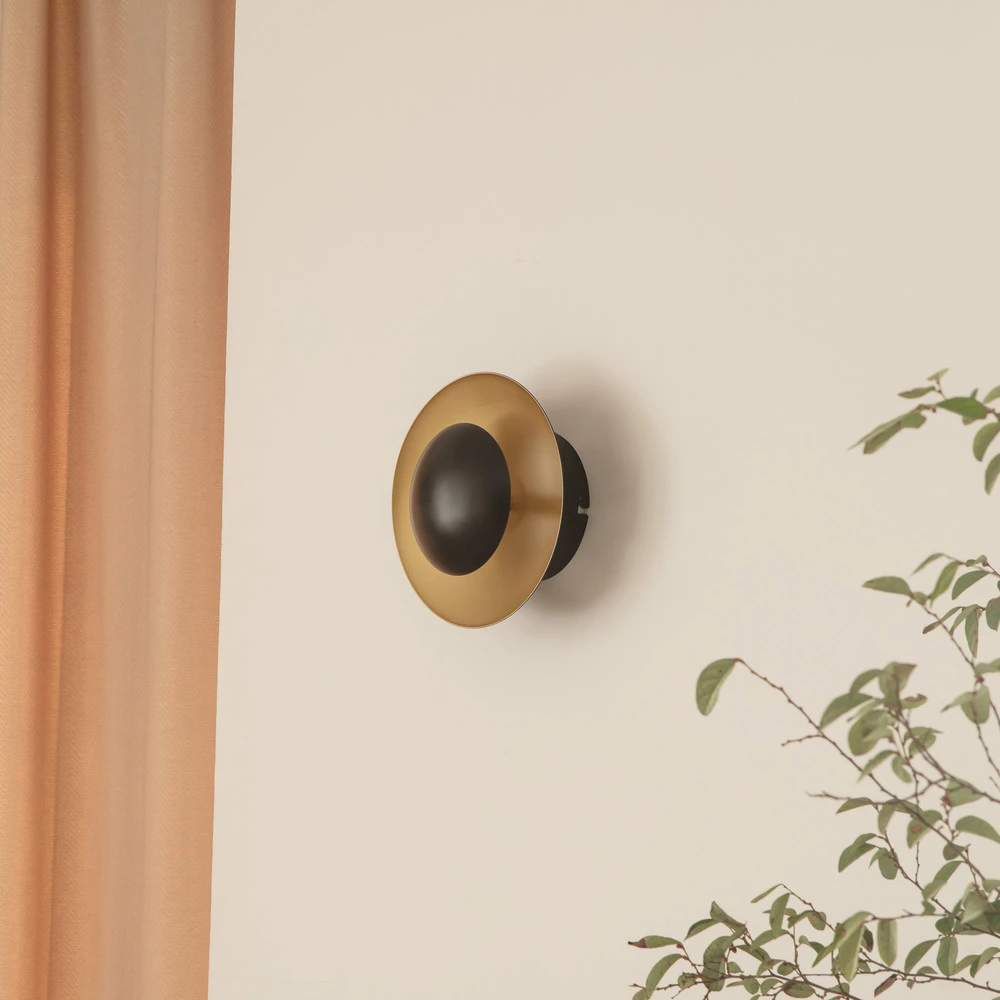 Étanche IP44 Applique murale LED Lindby Tiama, métal, noir/or, Ø 20 cm