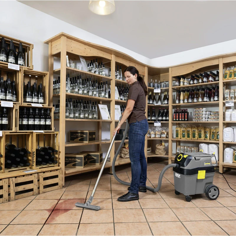 Aspirateur eau et poussières NT 30/1 Ap Adv L - KARCHER - 1.148-230.0 avec Mallette de Rangement