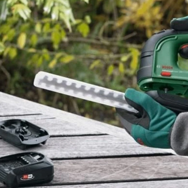 Taille-herbes BOSCH AdvancedShear 18V-10 avec 1 batterie 2,0Ah pour Travail du Bois