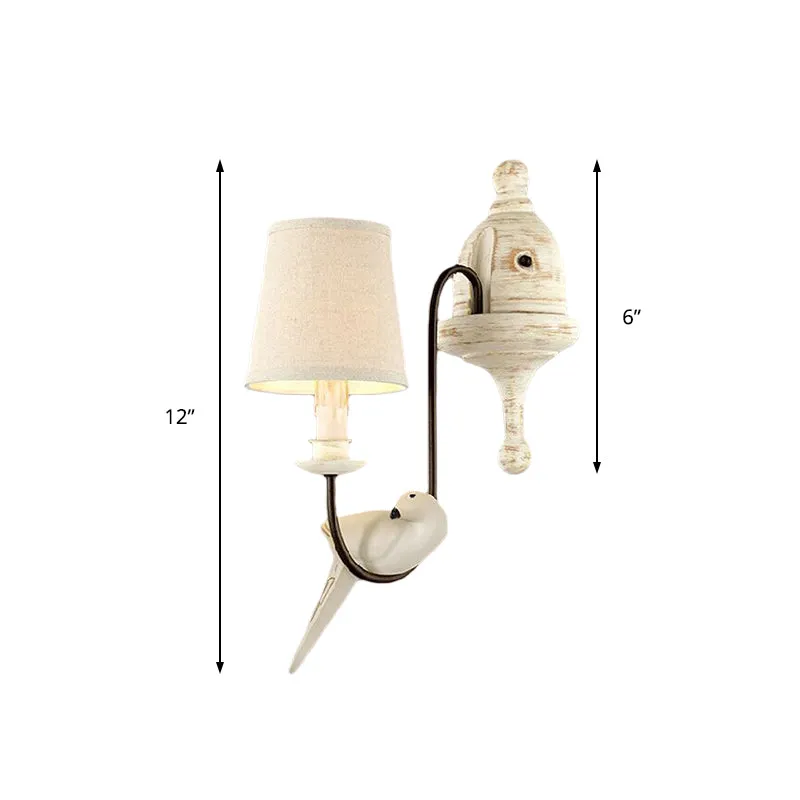 Konische Schlafzimmer-Wandleuchte, Landhaus-Metall, 1/2-flammig, weiße Wandleuchte mit Vogel-Akzenten avec effet scintillant
