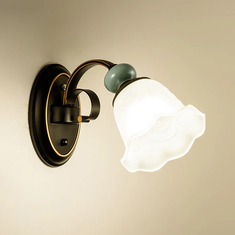 Luminaire Créatif Design 1/2-flammige Wandleuchte im Retro-Stil, Blumen-Milchglas-Wandbeleuchtungsideen Schwarz mit geschw...