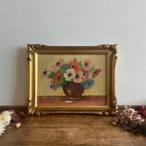 Peinture bouquet de fleurs sur fond jaune cadre en bois doré pour fêtes et événements