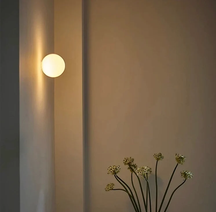 Applique Murale LED – Verre Mat Rond, Éclairage Moelleux pour Chambre et Salle de Bain