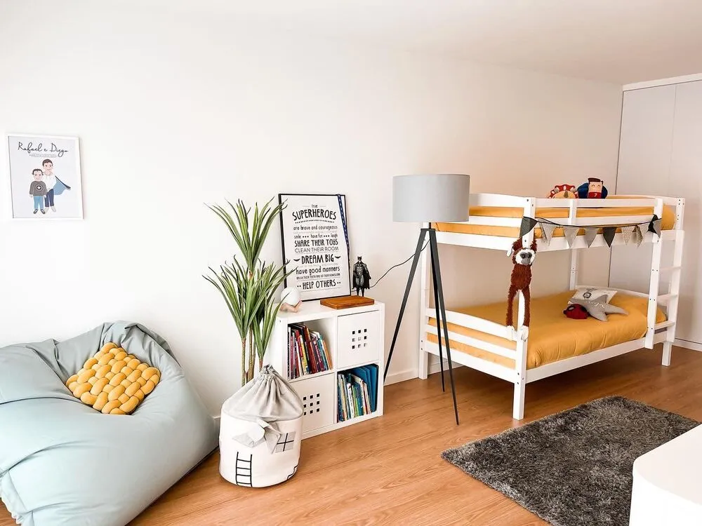Tripod Floor Lamp Grey STILETTO