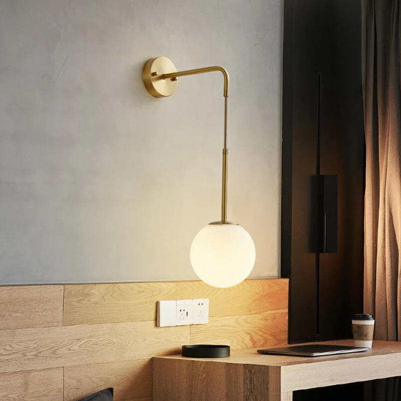 Étanche IP44 Applique murale réduit globe finition dorée, minimalisme, 1 ampoule, éclairage mural en verre crème