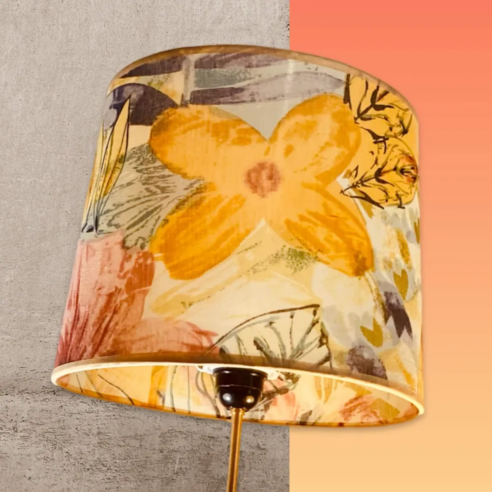 Abat jour tambour. Voile de coton contrecollé. Motifs floraux.