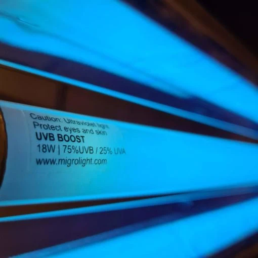 Appareil MIGRO UVB 310 et tube fluorescent