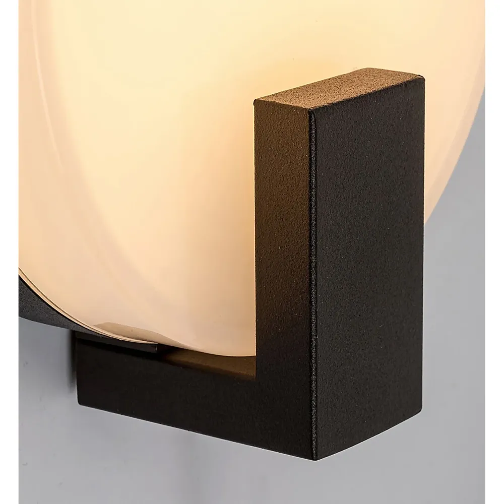 Applique extérieure Rabalux, circulaire, IP44, 10W, noir, modèle Chypre. Parfait pour un éclairage extérieur élégant et fo...