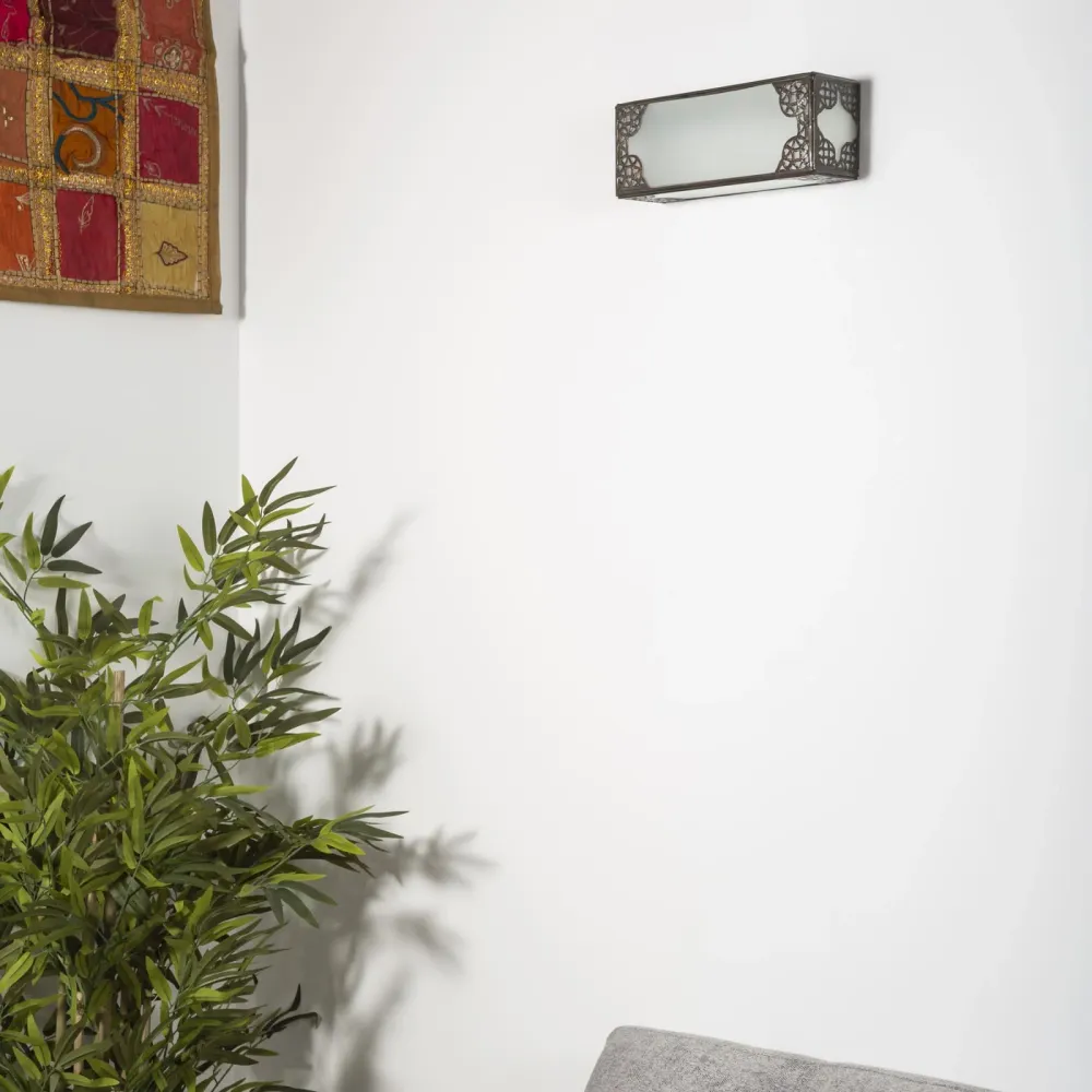 Applique murale marocaine en fer forgé et cristal blanc MC2