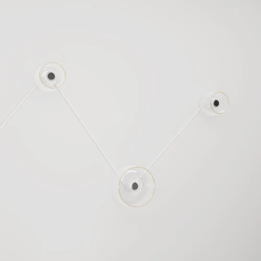 Applique Spostaluce avec 3 ampoules Ghost et câble blanc