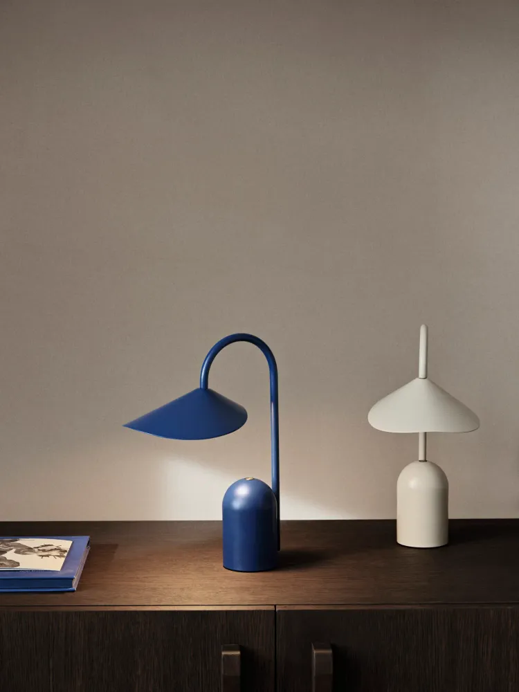 Arum Portable Lamp - Cashmere