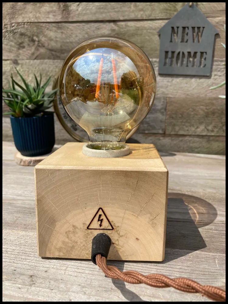Lampe industrielle cubique spéciale fête des pères Atelier Xavier Leen