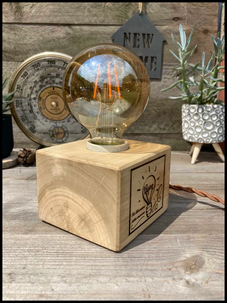 Lampe industrielle cubique spéciale fête des pères Atelier Xavier Leen