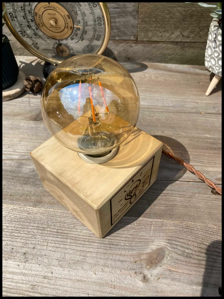 Lampe industrielle cubique spéciale fête des pères Atelier Xavier Leen