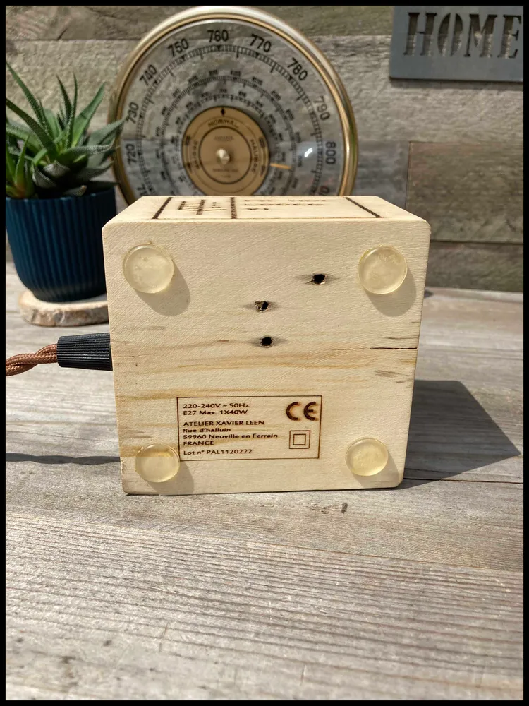 Lampe industrielle cubique spéciale fête des pères Atelier Xavier Leen