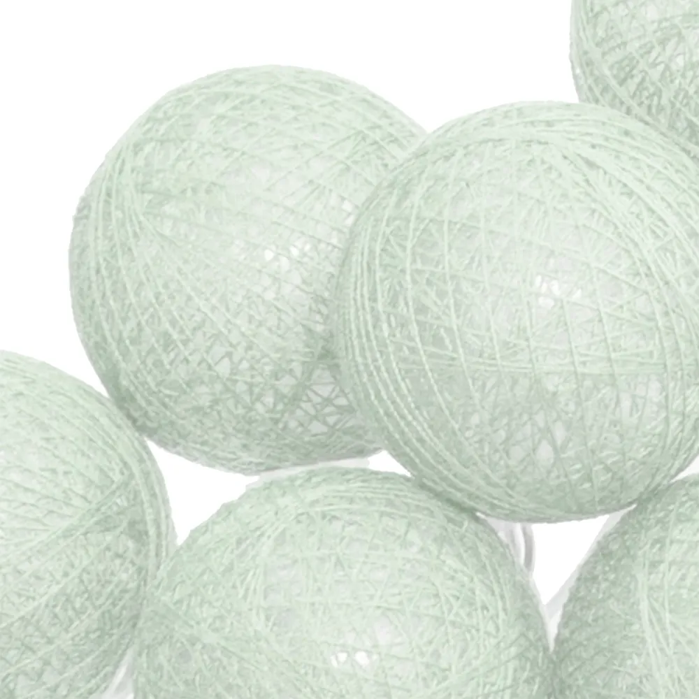 Atmosphera LED Party Lights Land Balls Vert Céladon - Guirlande lumineuse en coton - Boule de coton - 16 Boules - Dia 3,5...