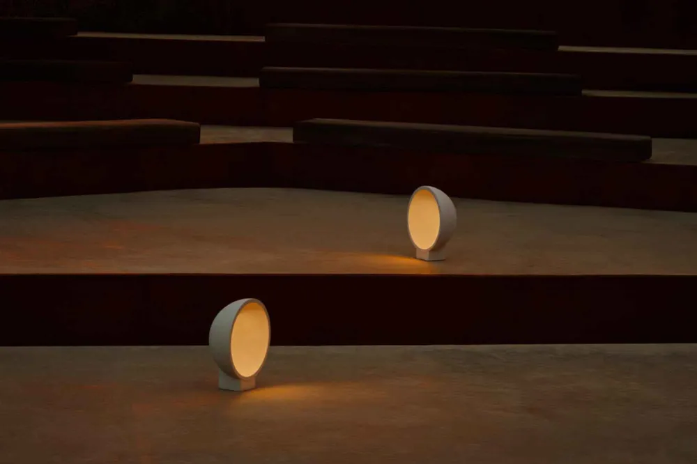 Borne lumineuse GAIA LED béton gris foncé – éclairage extérieur design et durable