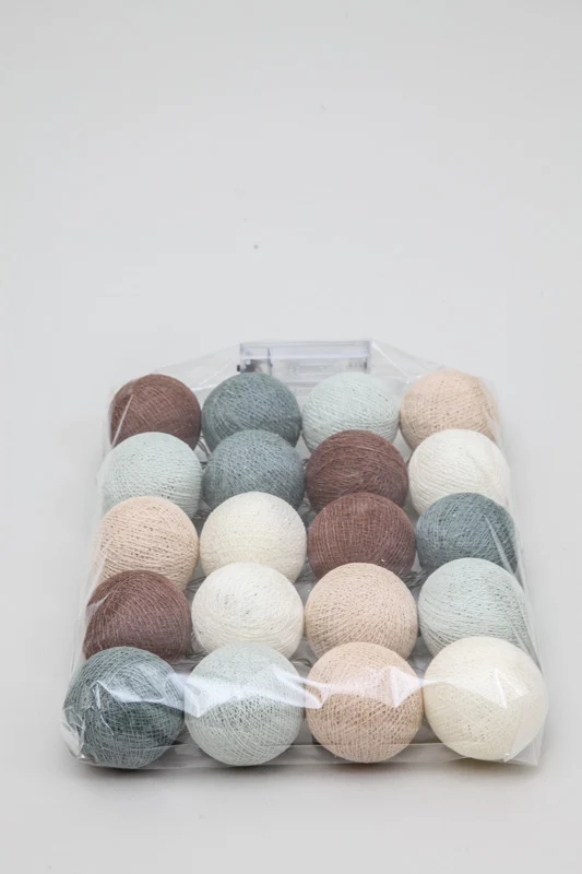 Chaîne lumineuse Cotton Balls blanc/gris/marron/beige