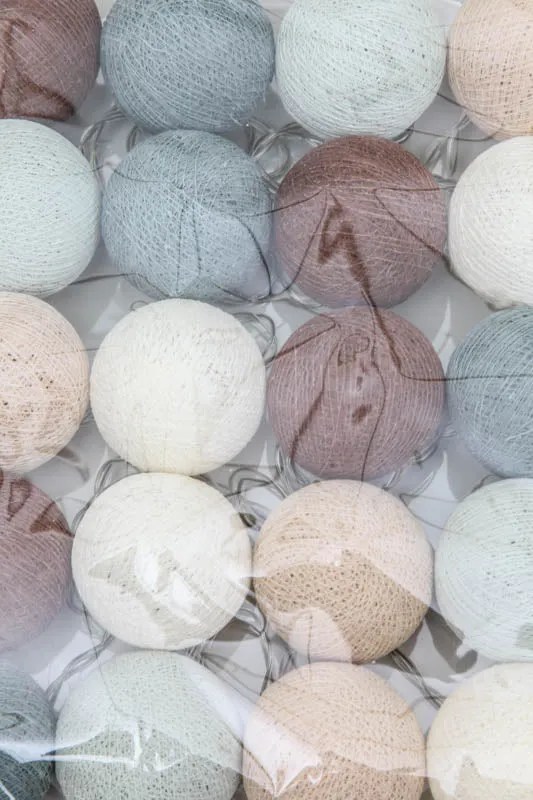 Chaîne lumineuse Cotton Balls blanc/gris/marron/beige