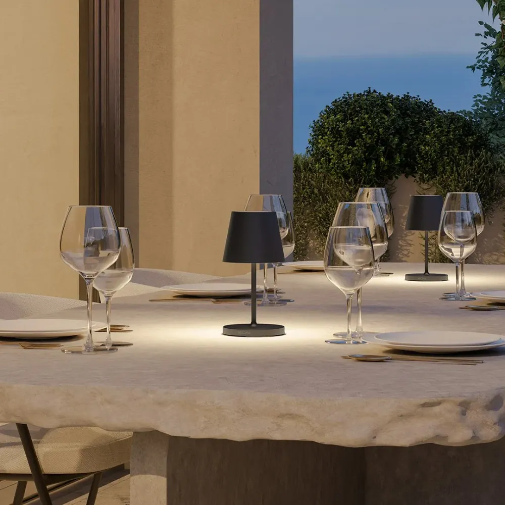 ÉclatLumineux - Lampe de Table LED Élégante avec Brillance Durable