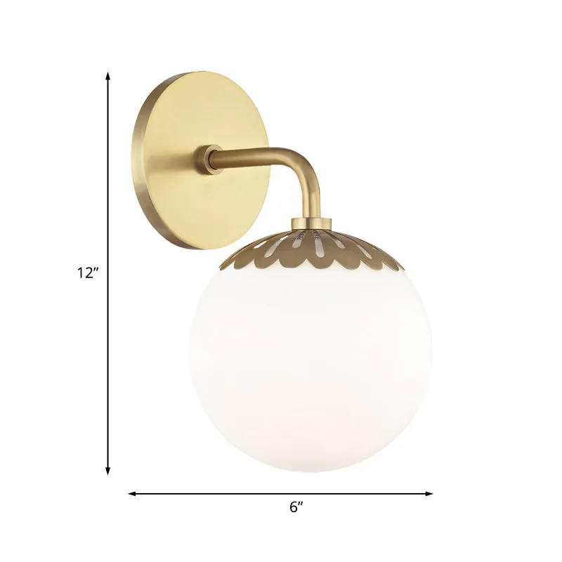 Applique boule en verre opale éclairage colonial 1 tête luminaire mural de salon en or Clearhalo