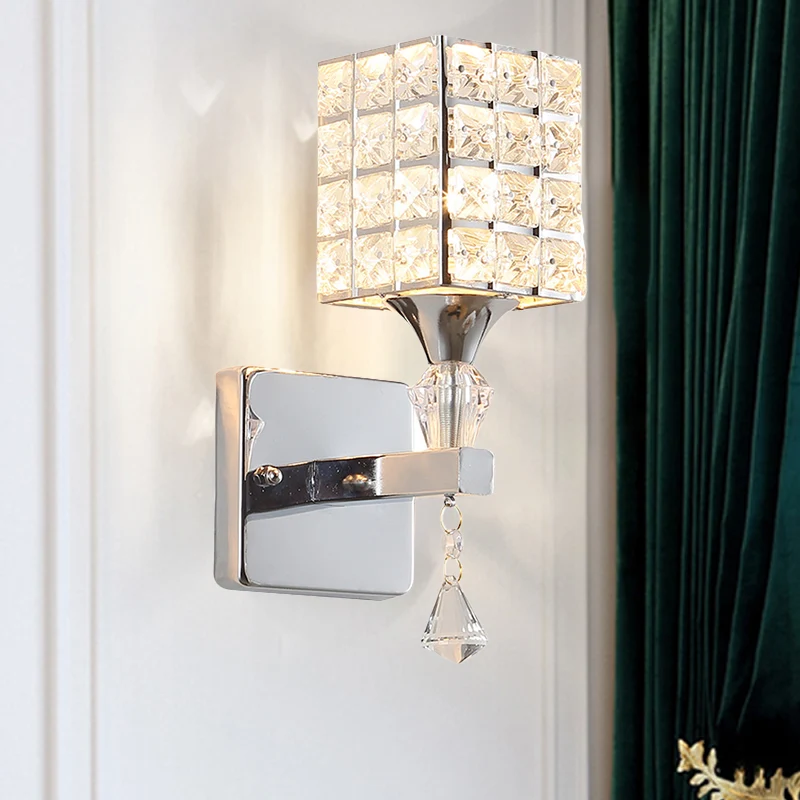 Applique murale à abat-jour cubique, moderne et élégante, en cristal clair et en métal, 1 lumière, pour chambre à coucher,...