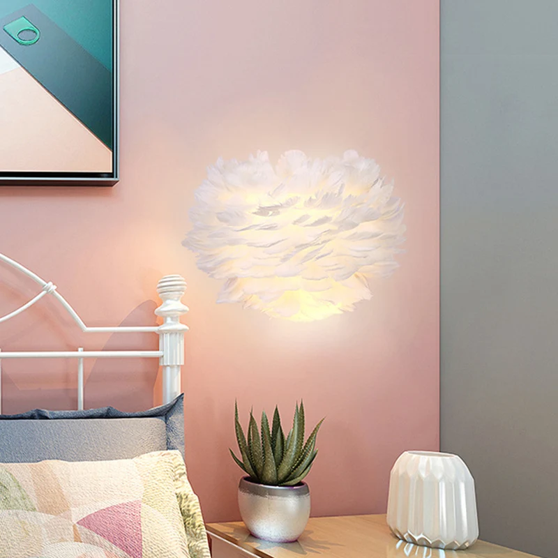 Applique murale affleurante en plumes blanches, luminaire mural contemporain en tissu à 1 ampoule pour chevet Clearhalo