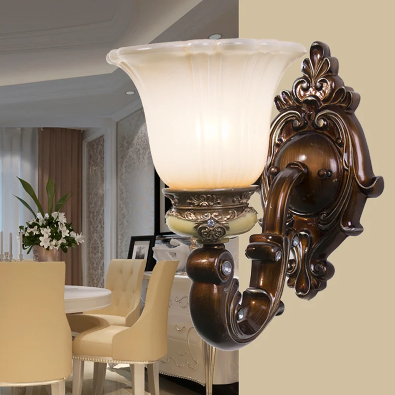 Applique murale antique à cloche inversée, éclairage mural en verre cannelé crème à lumière unique en marron Clearhalo