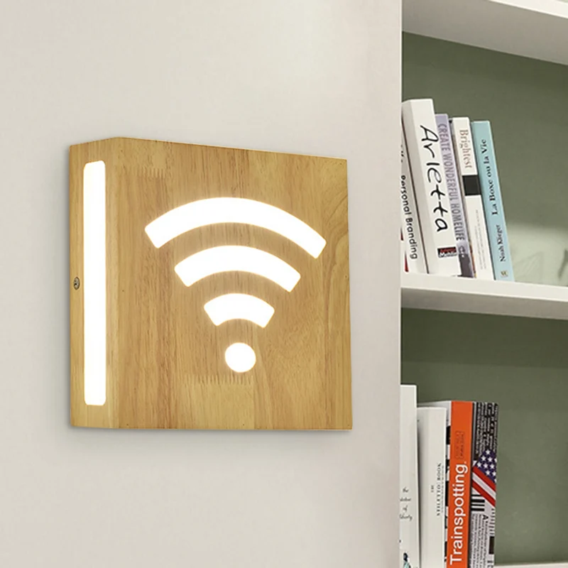 Applique murale carrée en bois avec motif mignon, applique murale LED moderne en Beige pour chevet Clearhalo